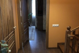 7-к квартира, 240 м², 4/4 эт.