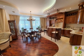 3-к квартира, 130 м², 2/8 эт.